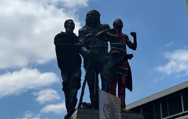 Abigaragambya ku ishusho ya Dedan Kimathi