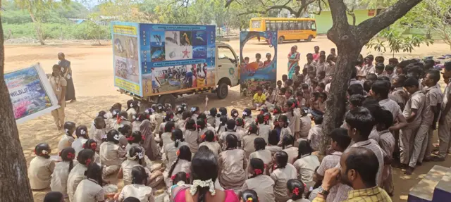 கடல் ஆமைகள் குஞ்சு பொரித்தல்