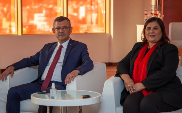 Aydın Büyükşehir Belediye Başkanı Özlem Çerçioğlu AKP'ye mi geçecek? - BBC  News Türkçe
