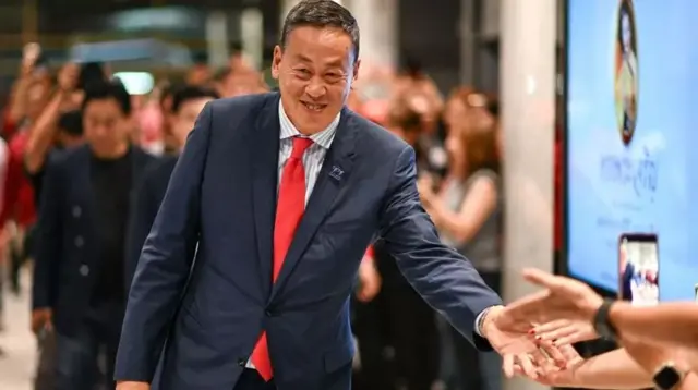 စိန်ခါ်မှုတွေနဲ့ ထိုင်းဝန်ကြီးချုပ်သစ် ဆရက်ထာ ထဝီဆင်