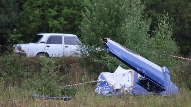 Destroços do avião após acidente