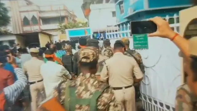 আগরতলায় বাংলাদেশের সহকারী হাইকমিশনের সামনে বিক্ষোভ