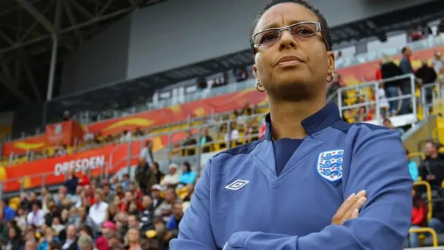 پاول پانزده سال سرمربی انگلیس بود