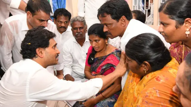 వైఎస్ జగన్, వైసీపీ, పల్నాడు పర్యటన, పోలీసుల ఆంక్షలు