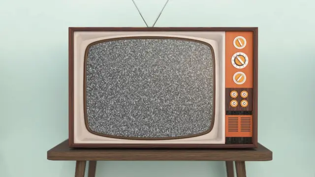 Televisión vintage con estática