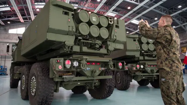 အမေရိကန်လုပ် တာဝေးပစ်ဒုံးတွေ အသုံးပြု တိုက်ခိုက်ခွင့် ယူကရိန်း ရရှိလာ