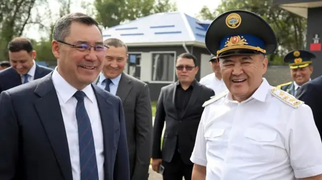 Президент Садыр Жапаров менен УКМКнын мурдагы төрагасы Камчыбек Ташиев