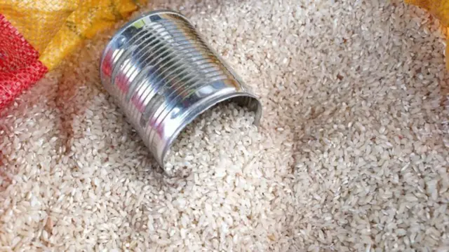 , ચોખાના ડબ્બામાં સુગંધી સામગ્રી મૂકવાથી પણ જંતુઓ દૂર રહે છે