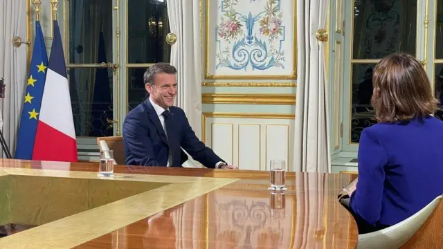 Macron conversa com repórter da BBC