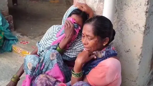 ప్రవళిక కుటుంబ సభ్యులు