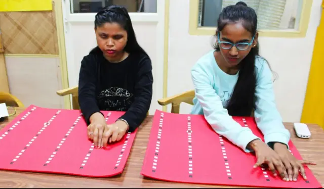 Ubu buhinga bwatangujwe na Discovering Hands burazimbutse kandi ntibusaba ibikoresho bihanitse