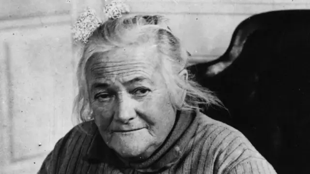 Clara Zetkin alianzisha Siku ya Kimataifa ya Wanawake mnamo 1910