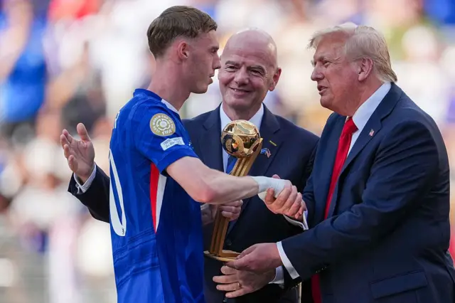 Taphataa cimaa tapha xumura 'Club World Cup' Paalmer harka Tiraampii badhaasa fudhate,