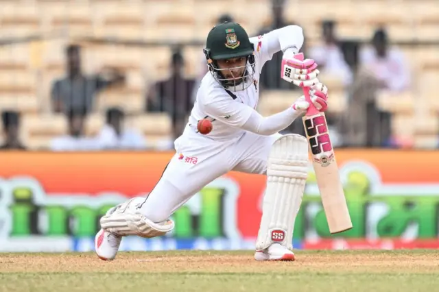 இந்தியா - வங்கதேசம்: தோனியின் சாதனை சமன் - கடைசி 2 நாட்களில் விக்கெட் எப்படி இருக்கும்?