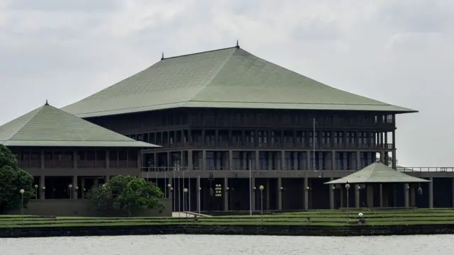 இலங்கை நாடாளுமன்றம்