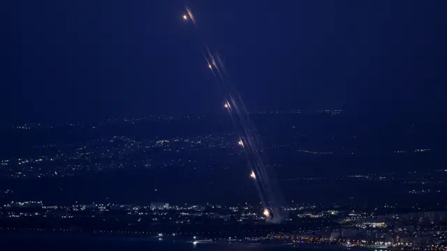 लेबननबाट प्रहार गरिएका रकेट निस्तेज पार्न इजरेलले आफ्नो आइरन डोम प्रणाली सक्रिय गरेको थियो