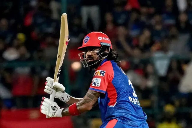 RCB vs DC: வெற்றி நடை போடும் டெல்லி அணி - கே.எல்.ராகுலின் அதிரடிக்கு ஆர்சிபி பணிந்தது ஏன்?
