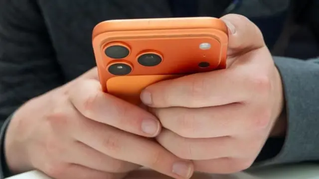 मोबाइल फोन