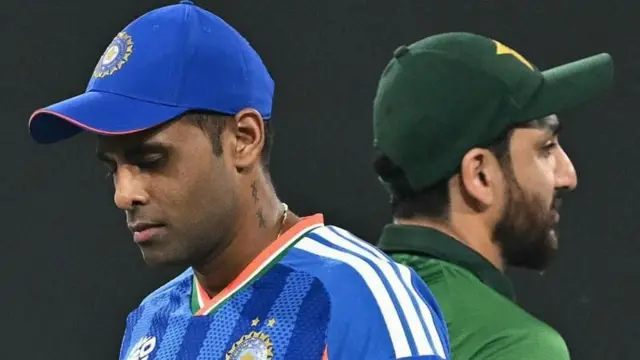 விளையாட்டில் வெற்றி தோல்விகள் சகஜம் என்றாலும், பாகிஸ்தான் அணி இந்தியாவிடம் தோற்கும் விதம், இரு அணிகளுக்கும் இடையே இப்போது ஒரு பெரிய வித்தியாசம் இருப்பதைத் தெளிவுபடுத்தியுள்ளது.