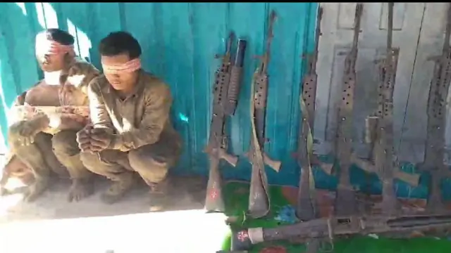 ချင်းကာကွယ်ရေးတပ်တွေ ကြားဖြတ်တိုက်ခိုက်ခဲ့တဲ့ စစ်တပ်စစ်ကြောင်းကနေ ဖမ်းဆီးရမိတဲ့ စစ်သုံ့ပန်းနဲ့ လက်နက်ခဲယမ်းတွေ