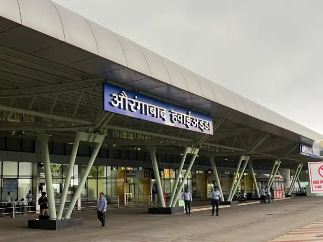 संभाजीनगर विमान अपघात: '15 फुटांवरुन उड्या मारल्या म्हणून वाचलो, पण 55 जणांचा जीव गेला'