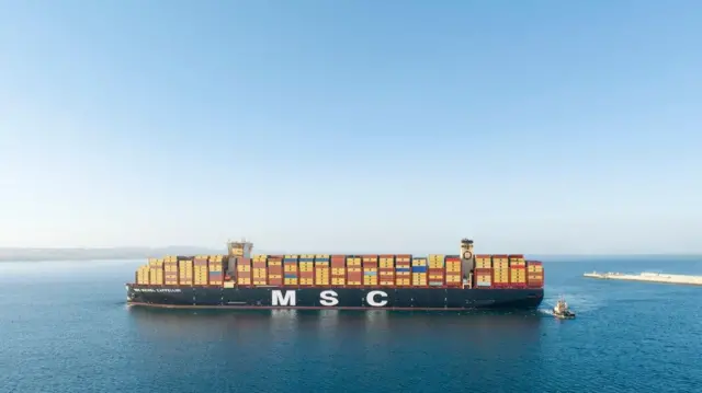 शिपिंग कंपनी एमएससी का एक अन्य मालवाहक जहाज़