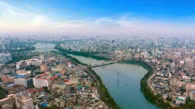 জলাশয় ভরাট করে গড়ে তোলা আবাসিক এলাকাগুলোর বিষয়ে কিছু সতর্কতার কথা বলছেন বিশেষজ্ঞরা