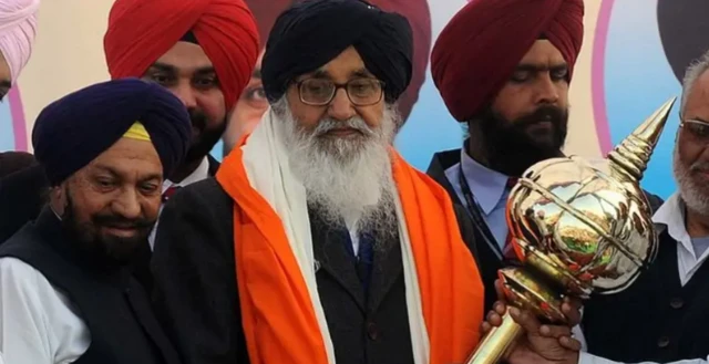 ਬਲਵੰਤ ਸਿੰਘ ਰਾਮੂਵਾਲੀਆ ਮਰਹੂਮ ਪ੍ਰਕਾਸ਼ ਸਿੰਘ ਬਾਦਲ ਨਾਲ