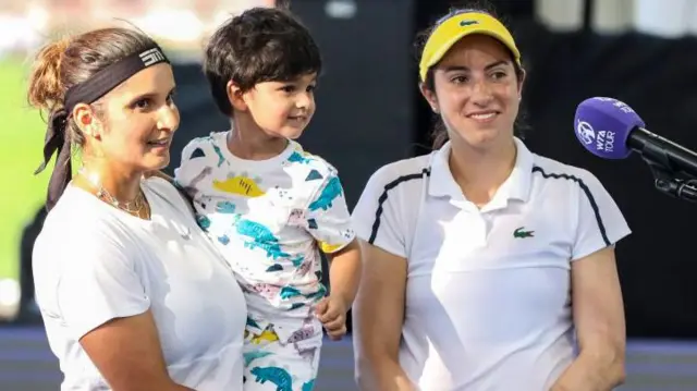 सानिया मिर्झा, तिचा लेक इझान आणि सानियाची दुहेरीली साथीदार ख्रिस्तिना मॅकहेल