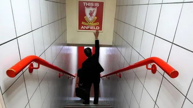 هنری سیزده سال است که مالک لیورپول است، اما اعتراف کرده که سرمایه گذاری او در این تیم دائمی نیست