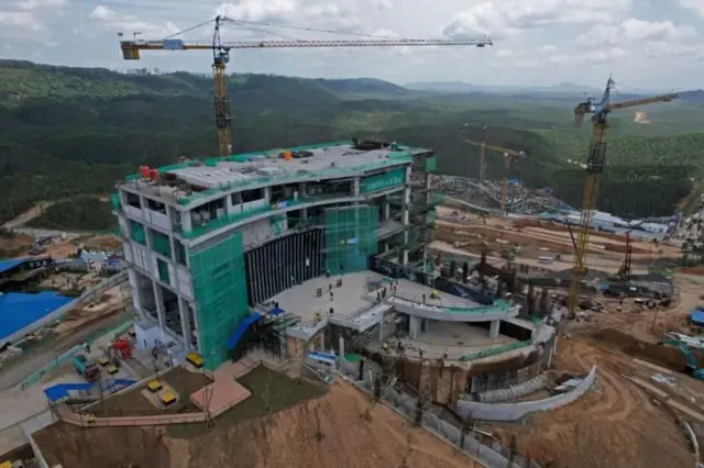 د اندونیزیا لپاره نوې پلازمېنه په یوه ځنګلیزه سیمه کې ودانېږي.