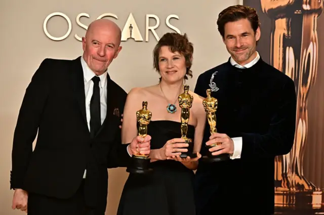 Best original song ကို "El Mal'' တေးသီချင်းနဲ့ Clement Ducol ၊ Camille နဲ့ Jacques Audiard တို့ဆုရရှိ