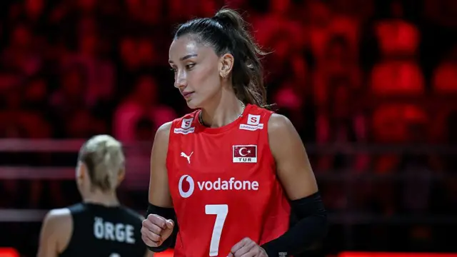 7 numaralı formasıyla Hande Baladın