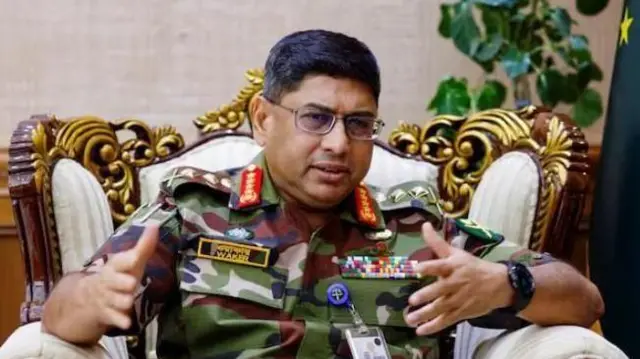 कई राजनेताओं का मानना है कि सेनाध्यक्ष के हालिया भाषण की कड़ी भाषा की सबसे बड़ी वजह अंतरिम सरकार और राजनीतिक दलों की नाकामी है.