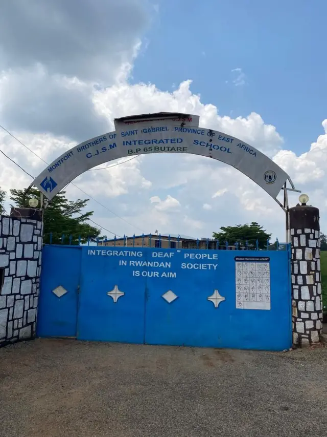 Ikigo  cyigisha  abatumva  batanavuga  cya Ngoma  mu karere  ka Huye   kimaze  imyaka  52 cyigisha  abafite ubu bumuga