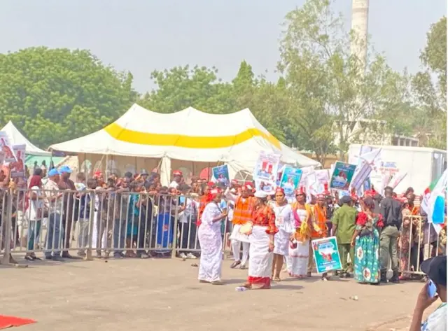 Ndị bịara ọgbakọ achụmtavootu APC n'Enyuugwu