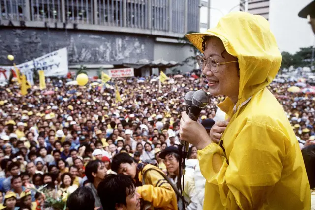 ফিলিপাইনের প্রেসিডেন্ট কোরাজন অ্যাকিনো, ১৯৮৬