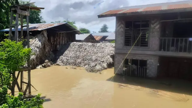 စစ်ကိုင်း၊ မြင်းမူ ပုံညာရွာမှာ ရေနစ်မြုပ်နေတဲ့မြင်ကွင်း
