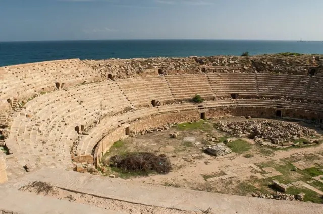 O coliseuvulcan slotLeptis Magna, na Líbia, foi dedicado ao imperador romano Nero