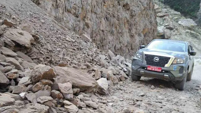 कर्णाली करिडोरको सिमकोट जोड्ने सडक