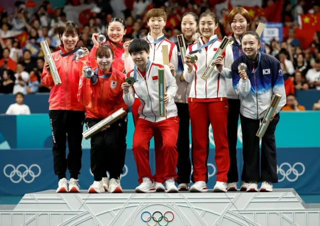 卓球女子団体のメダルチーム