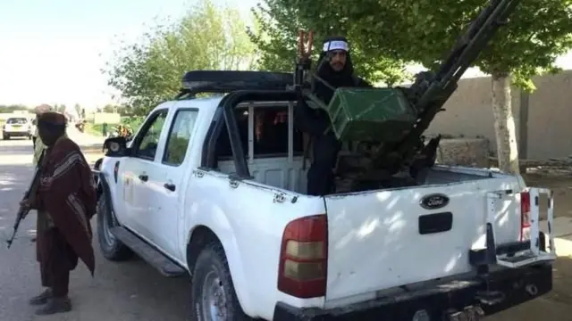 2021 मध्ये, जेव्हा अफगाणिस्तानात तालिबान सरकार सत्तेत होतं, तेव्हा संयुक्त राष्ट्र सुरक्षा परिषदेनं अमीर खान मुत्तकी यांचा समावेश बंदी घातलेल्या दहशतवाद्यांच्या यादीत केला होता. 