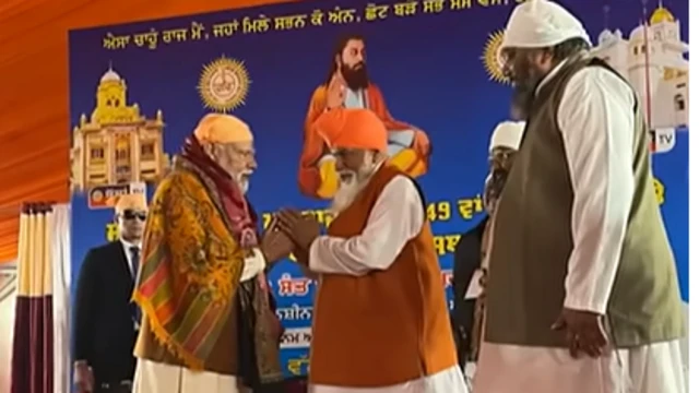 ਨਰਿੰਦਰ ਮੋਦੀ ਅਤੇ ਸੰਤ ਨਿਰੰਜਨ ਦਾਸ