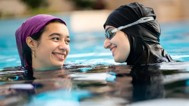 हलाल हॉलिडेज़