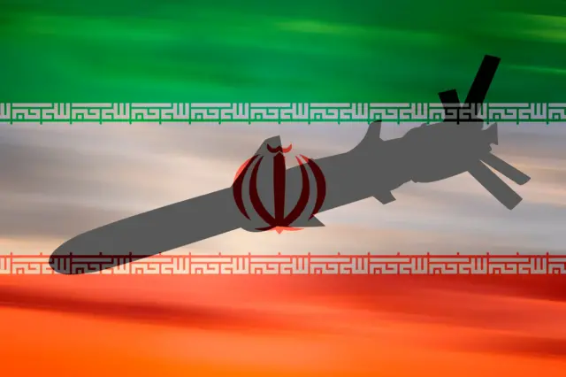 سایه موشک کروز ایرانی بر پرچم جمهوری اسلامی