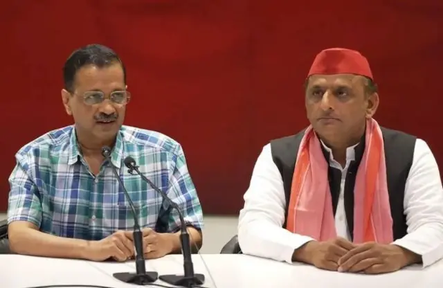 અરવિંદ કેજરીવાલ અને અખિલેશ યાદવ, બીબીસી ગુજરાતી