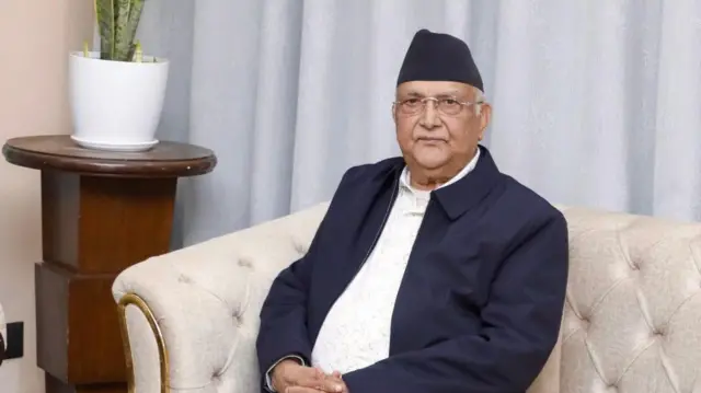 तत्कालीन प्रधानमन्त्री केपी शर्मा ओली