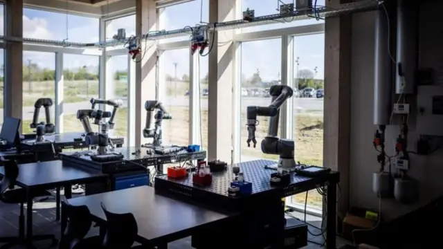 pusat pendidikan mutakhir yang didanai Novo Nordisk dilengkapi laboratorium bioteknologi