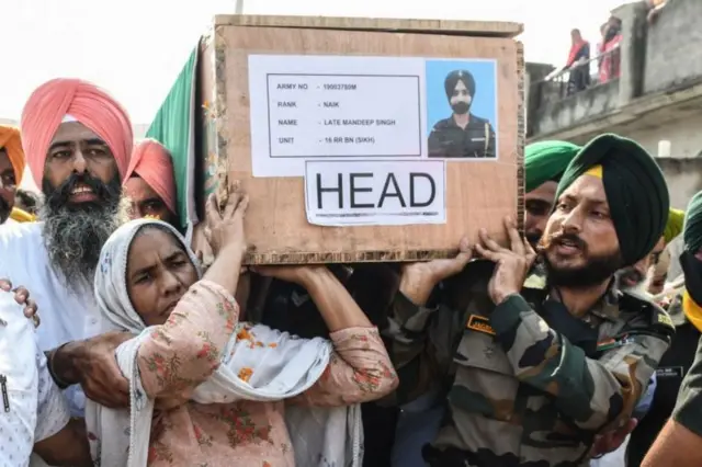 2021માં ચરમપંથીઓ સાથેના એન્કાઉન્ટરમાં માર્યા ગયેલા મનદીપ સિંહનો પાર્થિવદેહ