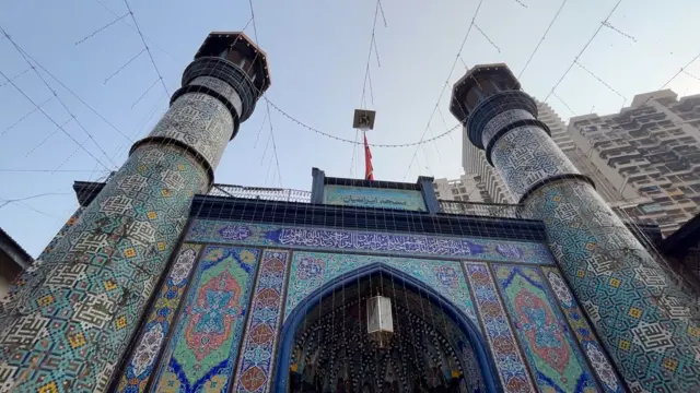 मुंबईची सर्वात दाट मुस्लिमबहुल वस्ती ही भेंडीबाजाराची मुख्य ओळख.